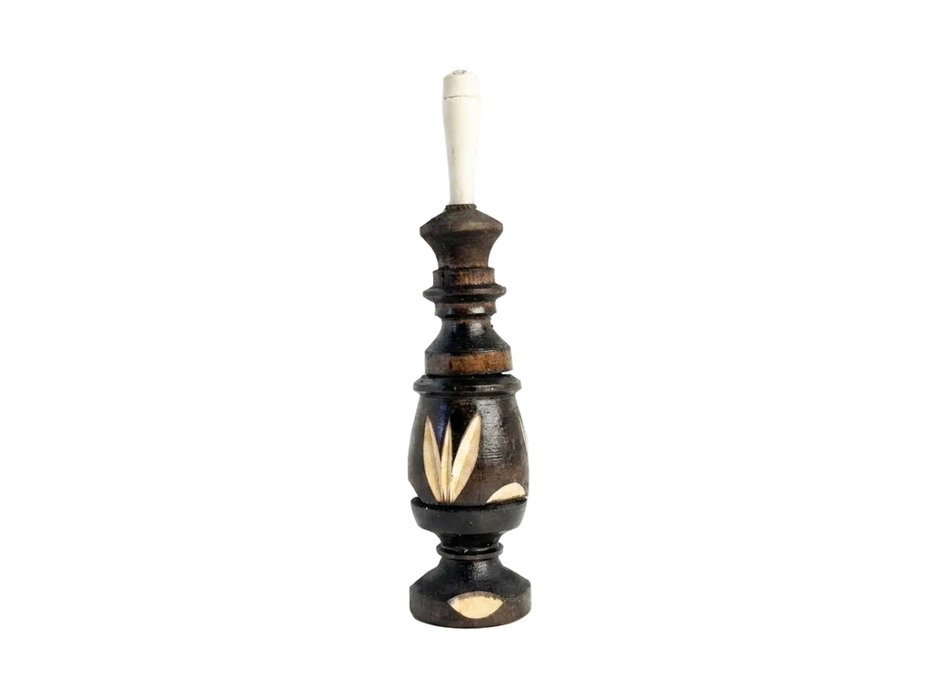 Bâtonnet applicateur traditionnel Mirwed en bois naturel poli Orianza Selection pour maquillage au khôl en poudre.