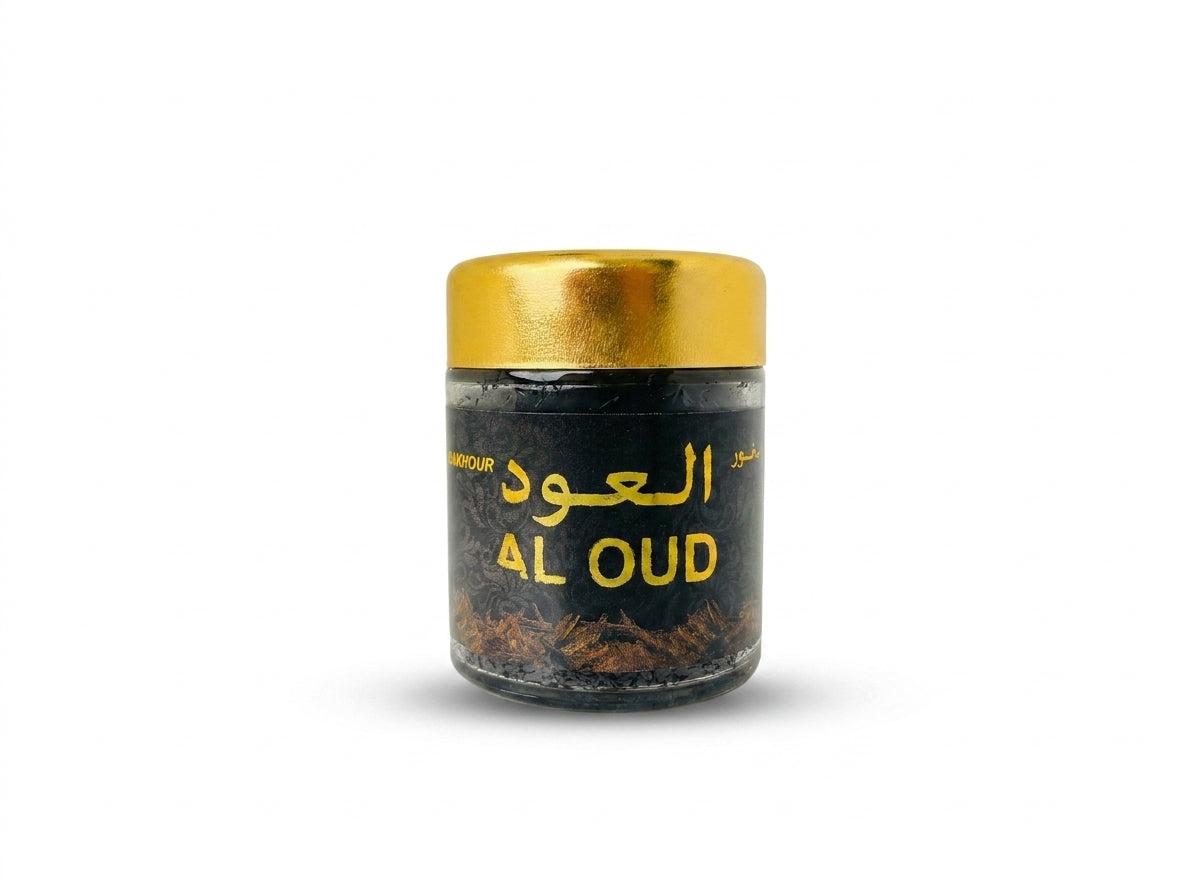 Copeaux bruts de Bakhour Oud Naturel Orianza Selection, bois d'agar précieux imprégné de résines orientales.