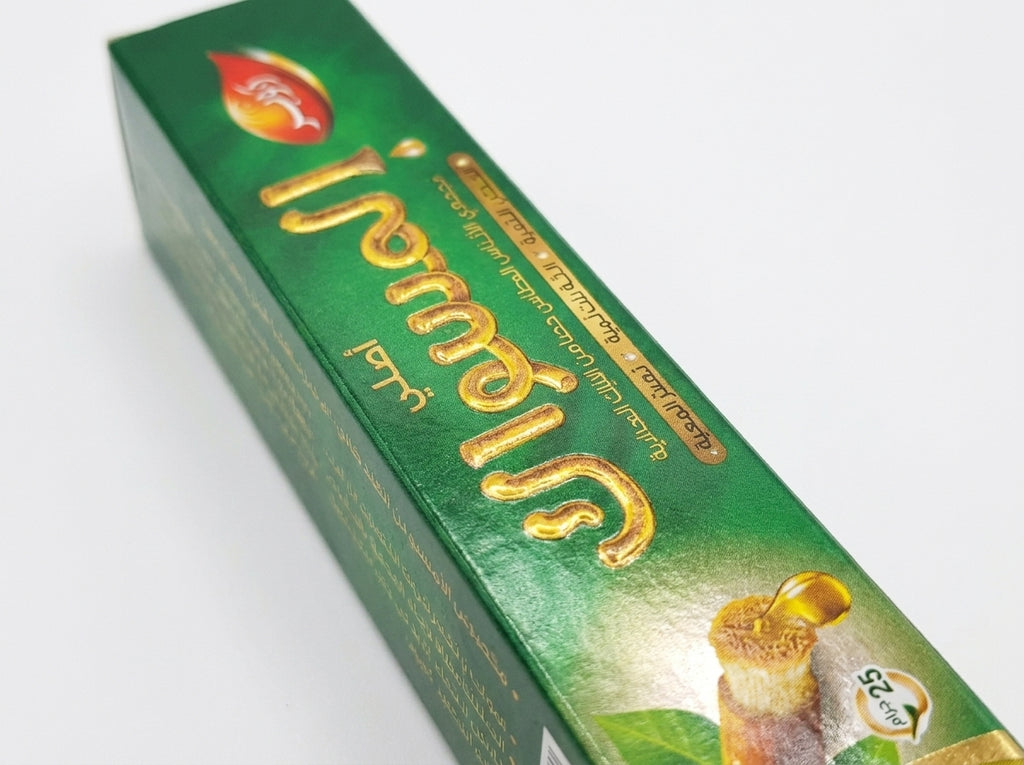 Texture crémeuse et rafraîchissante du dentifrice nomade enrichi aux extraits de Siwak naturel.