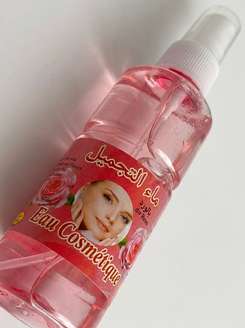 Ingrédients naturels de l'eau florale Orianza à base de pétales de roses fraîches distillées.