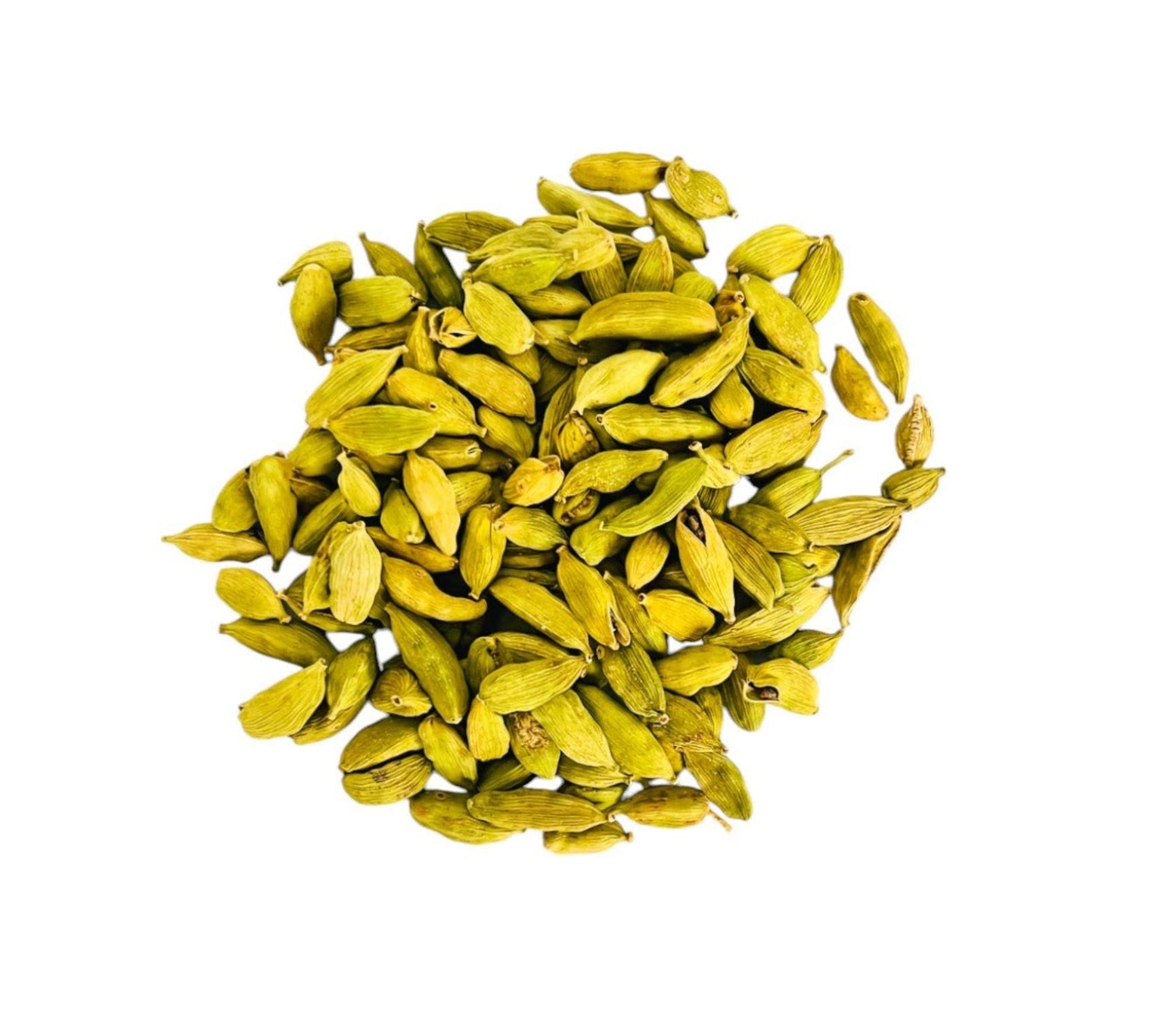 Gros plan herboriste sur la couleur verte éclatante et la qualité supérieure des capsules entières de cardamome Habhan.