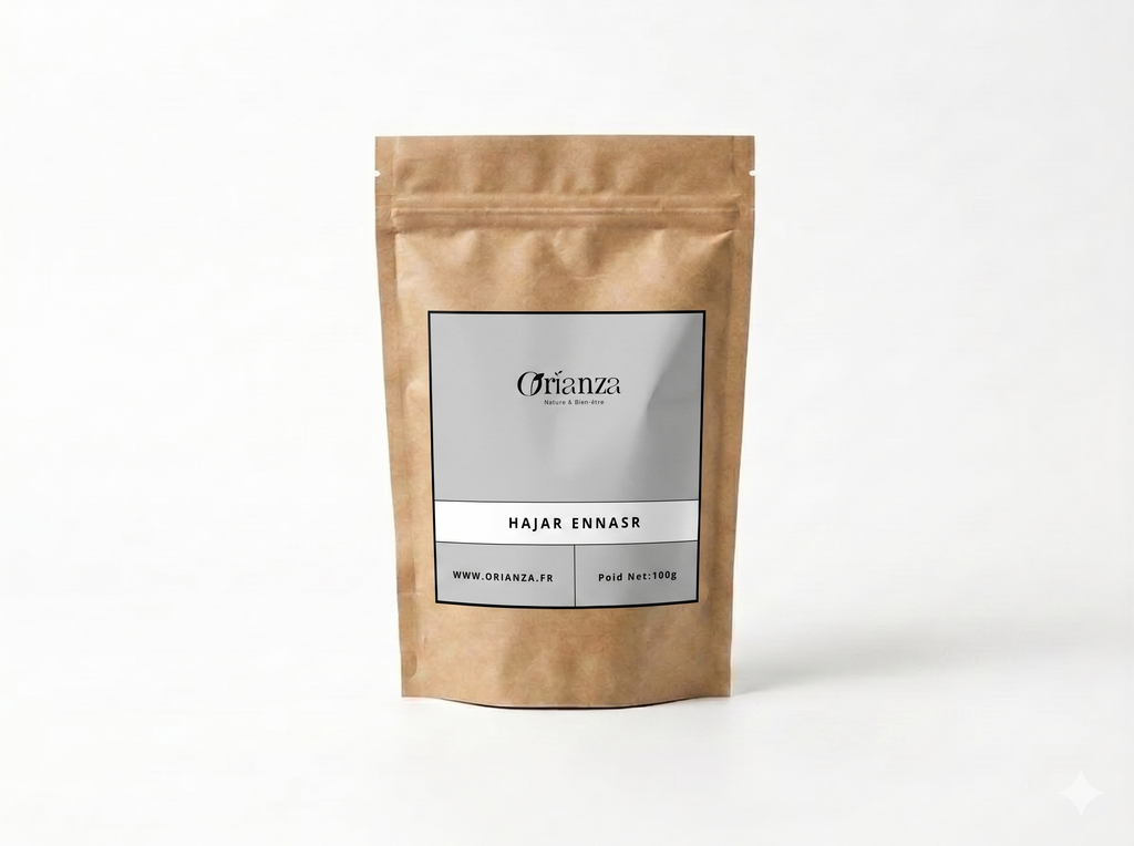 Sachet kraft de Hajar Ennasr de la marque Orianza, emballage hermétique protégeant la qualité et la force minérale naturelle.