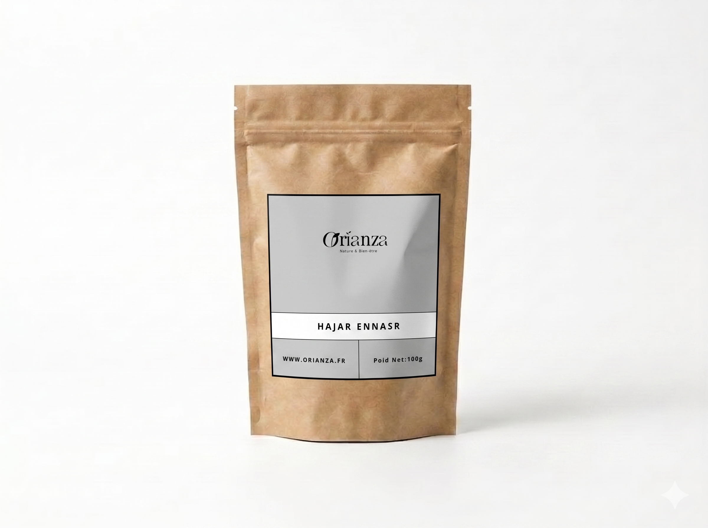 Sachet kraft de Hajar Ennasr de la marque Orianza, emballage hermétique protégeant la qualité et la force minérale naturelle.