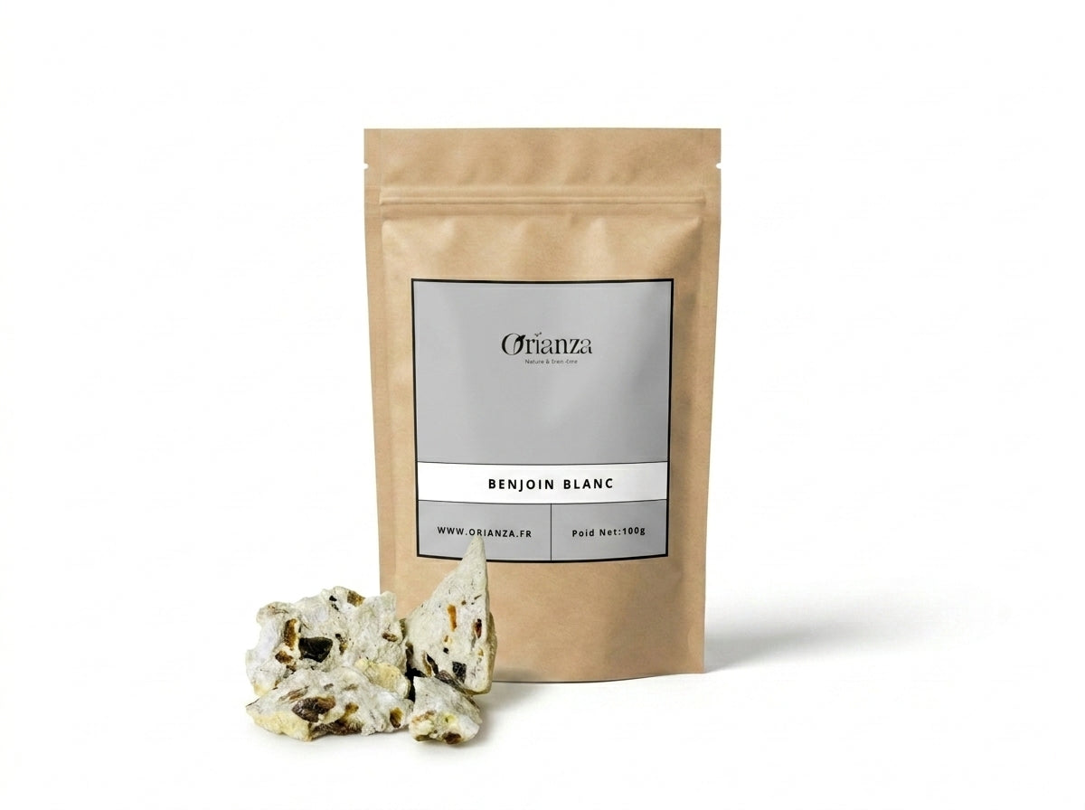 Sachet d'apothicaire en kraft de Benjoin Blanc Orianza Selection, Jaoui pur pour purification avec quelques larmes de résine à côté.