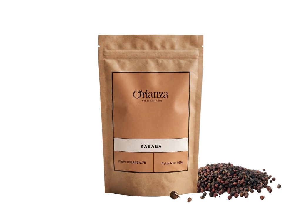 Sachet d'apothicaire en kraft de Kababa Orianza Selection, poivre à queue cubèbe pur avec quelques baies entières à côté.